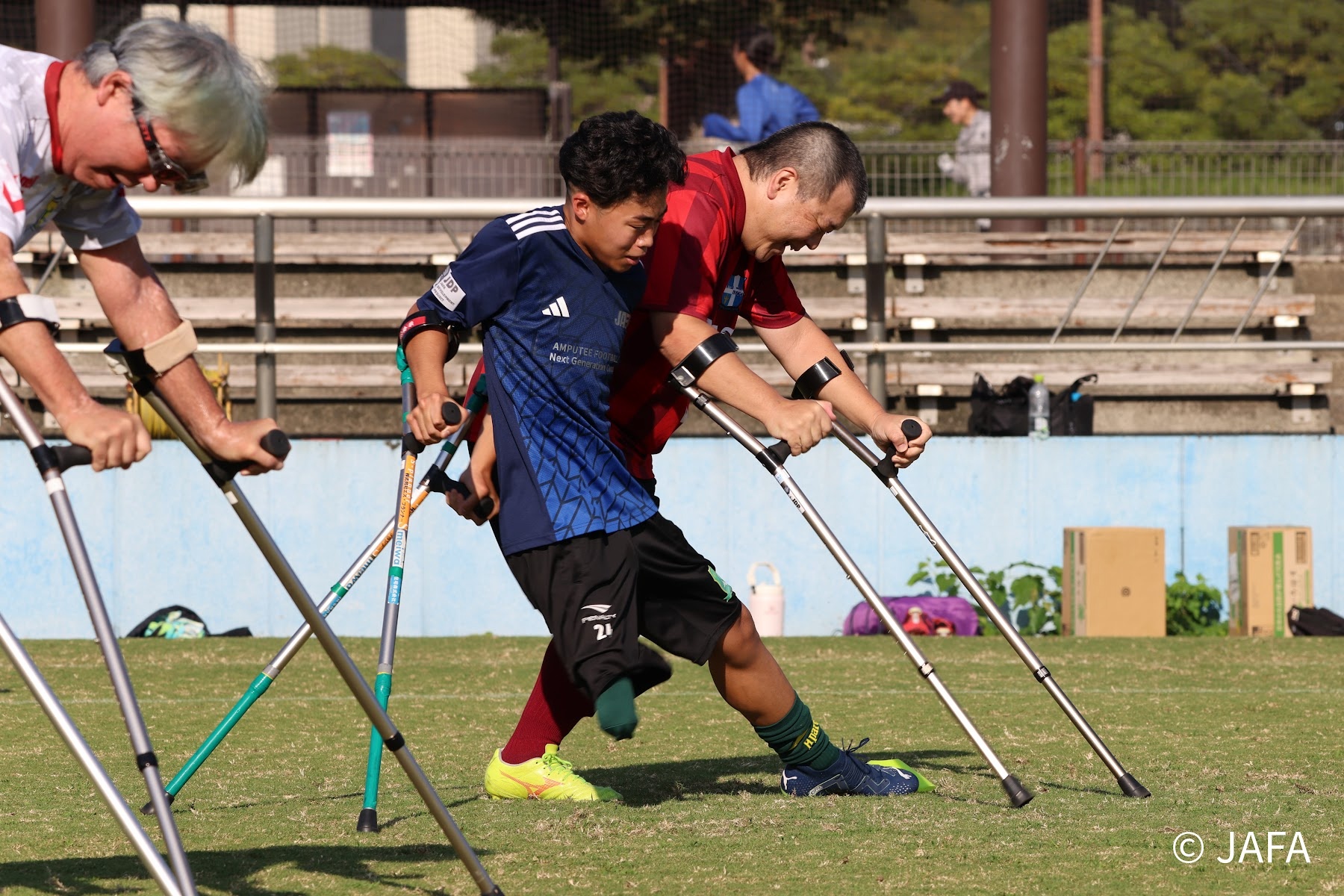 日本代表選手とともにトレーニングするユース選手